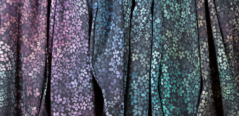 Stoffe mit Blumen, floralen Designs und Früchten