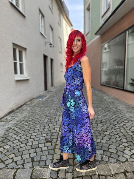 VibrantBlossom - electric blue - Bio-Jersey - A/B-Ware - 1,80 m RESTSTÜCK