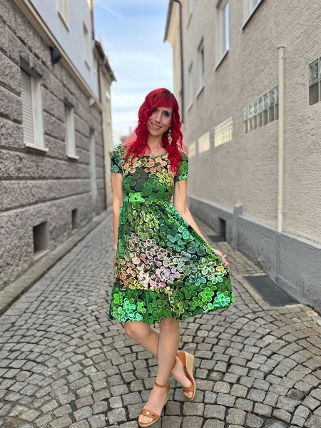 VibrantBlossom - green garden - Bio-Jersey - A/B-Ware - 2,50 m RESTSTÜCK